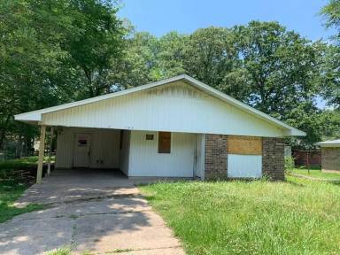 Main picture of 102 Post Oak Dr