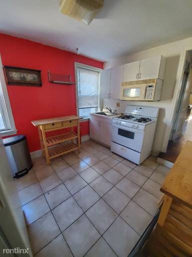 Main picture of 605 Dickinson St