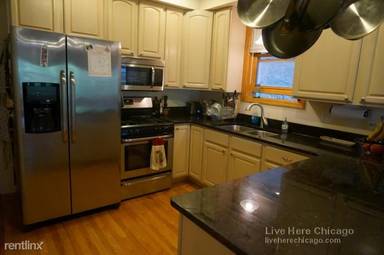 Main picture of 3316 N Damen Ave