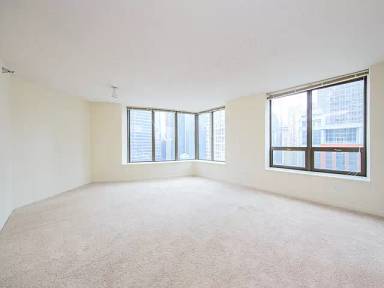 Main picture of 400 N La Salle Dr