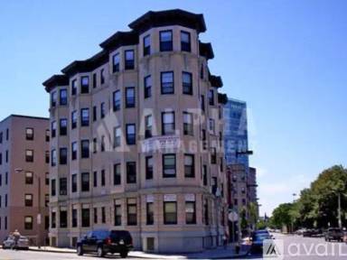 Main picture of 204 Hemenway St