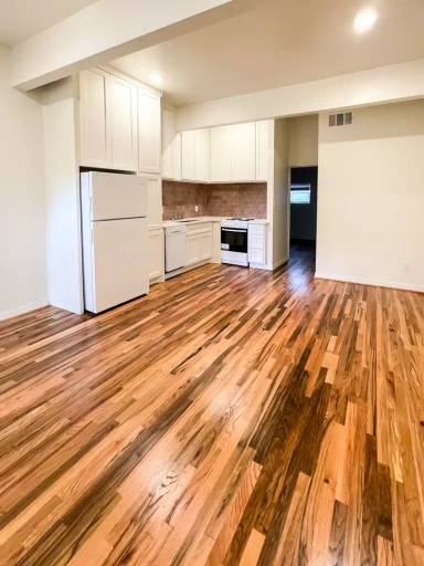 Main picture of 700 Woodlawn Ave