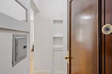 Main picture of 945 Larkin St