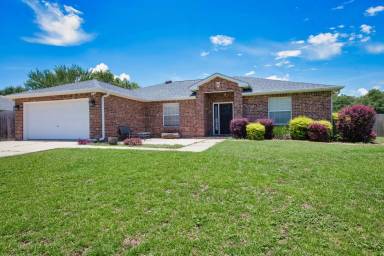Main picture of 4540 Carmel Cir