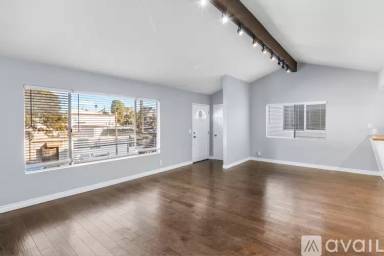 Main picture of 425 Iris Ave