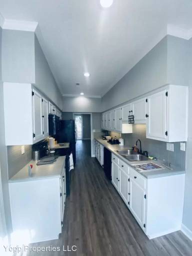 Main picture of 205 Forest View Ct