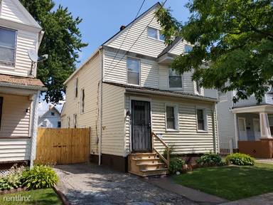 Main picture of 3145 W 94th St