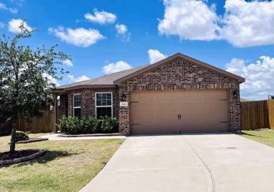 Main picture of 7401 Hawthorne Way