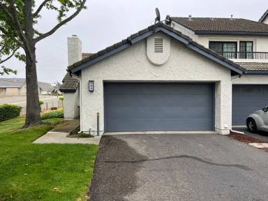 Main picture of 408 N Center Ct