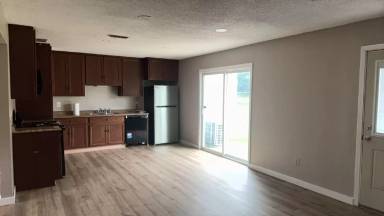 Main picture of 806 S 25th St