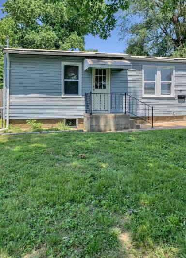 Main picture of 147 W Velma Ave