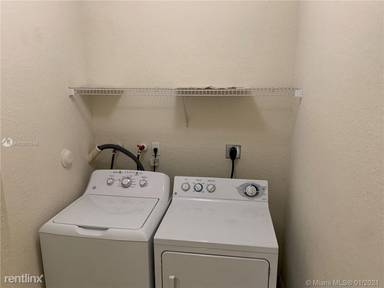 Main picture of 6865 SW 144th St