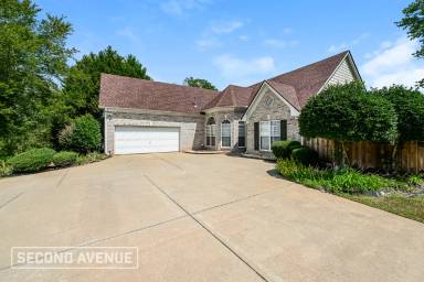 Main picture of 104 Garrison Ln