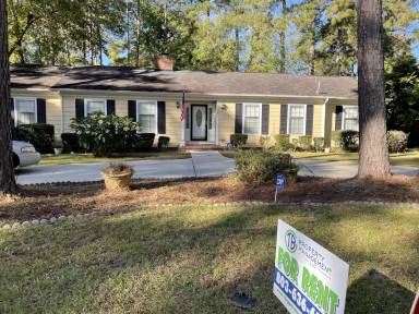 Main picture of 121 Woodgate Dr