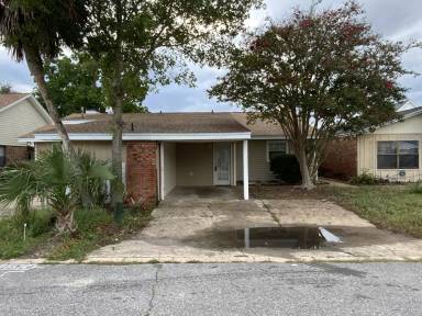 Main picture of 221 Indian Oaks Dr