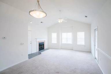 Main picture of 4480 Platinum Dr