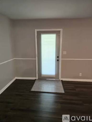 Main picture of 23 College Dr