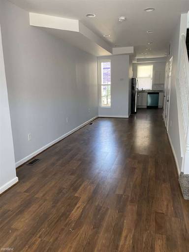 Main picture of 1366 Washington Blvd