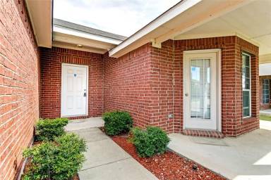 Main picture of 9904 Nixon Dr