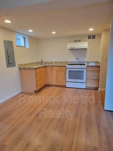 Main picture of 3007 Humes Pl W