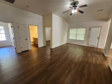 Main picture of 503 Sharron Oaks Ct