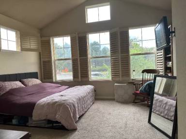 Main picture of 2270 S Vaughn Way