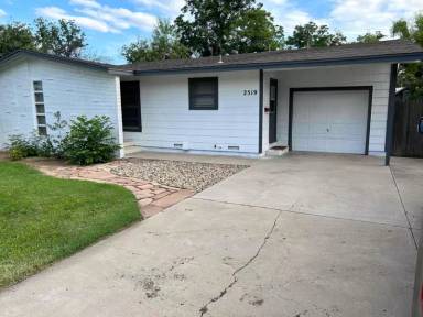 Main picture of 2519 Tcu Ave