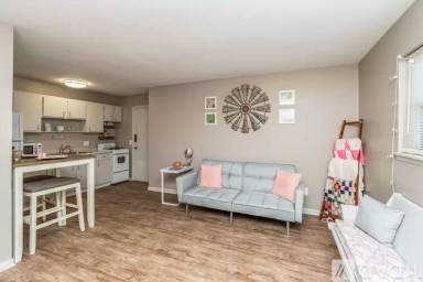 Main picture of 707 2nd Ave SW