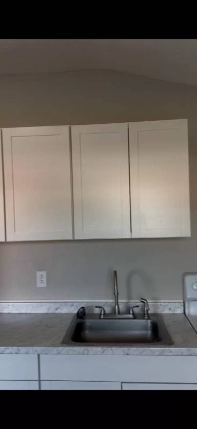 Main picture of 260 N Commerce Ave