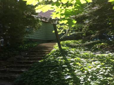 Main picture of 1000 NE Lake St