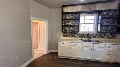 Main picture of 1120 W Dayton Ave