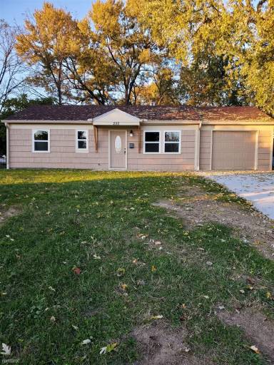 Main picture of 5304 Warren Ave