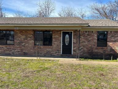 Main picture of 384 Moore St