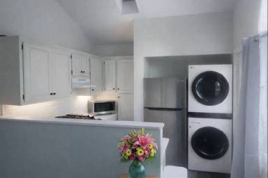 Main picture of 445A Lenox Rd