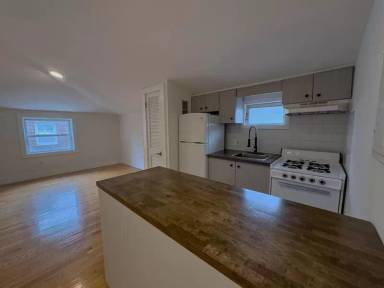 Main picture of 1009 Waverly St