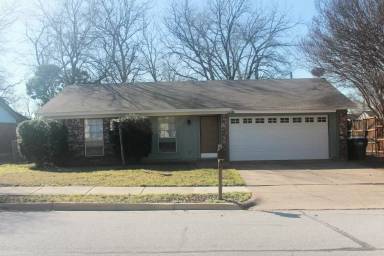 Main picture of 5904 Cathy Ct