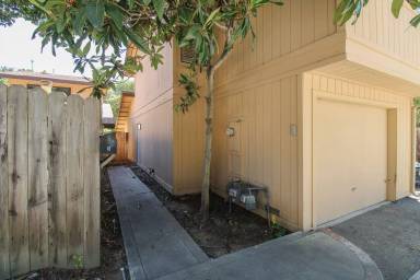 Main picture of 528 Hathway Ave