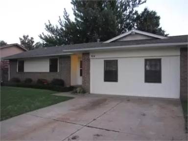 Main picture of 9714 NE 3rd Pl