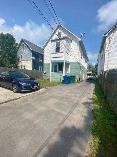 Main picture of 60-74 Sterling Ave