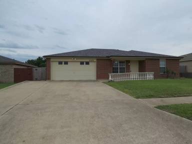 Main picture of 4402 Janelle Dr