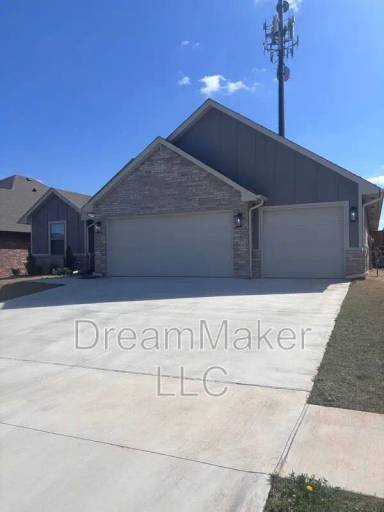 Main picture of 3010 Hollow Crest Ln