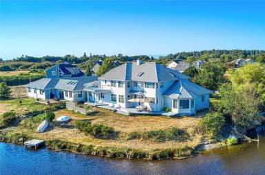 Main picture of 1541 Ocean View Ln