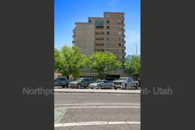 Main picture of Broadway Tower Condominiums