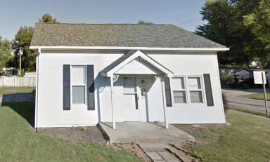 Main picture of 110 S Hickory St