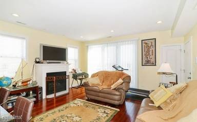 Main picture of 128 S Beach St