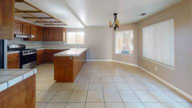 Main picture of 287 Concord Ave