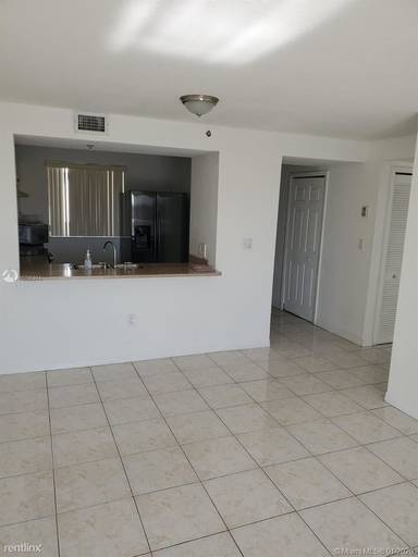 Main picture of 2800 SW 7th St