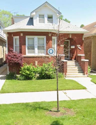 Main picture of 3047 N Lowell Ave