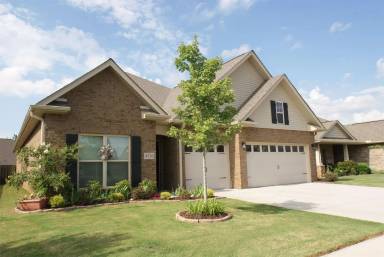 Main picture of 406 Bay Tree Ln SW