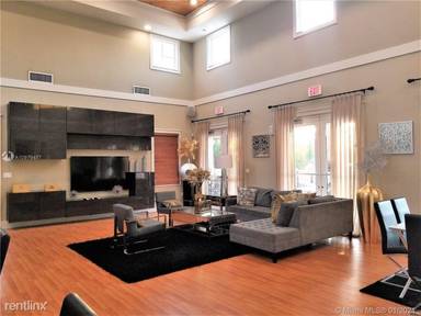 Main picture of 10761 NW 75th St